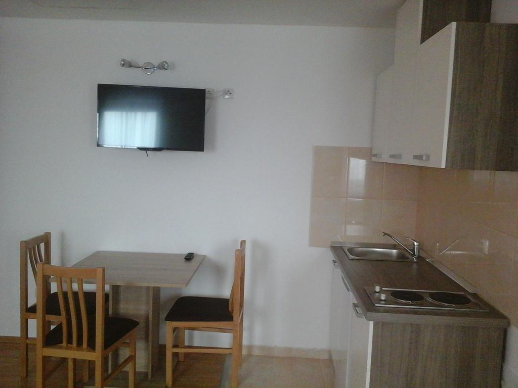 Apartments Dale Smoljanac Habitación foto